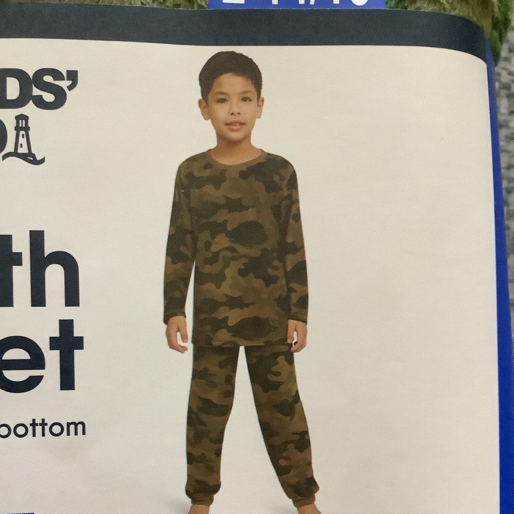 Lands End 3 pc youth set robe, PJ top & PJ bottom Green Camouflage Size L(14/16)